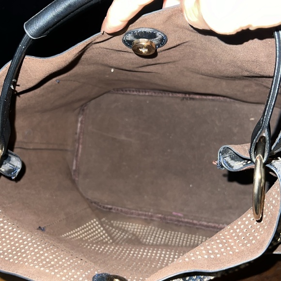 Cute blue Navy cheetah print bag with pockets and sturdy handle - Picture 3 of 4